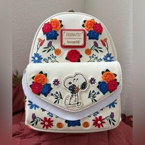 Loungefly Peanuts Snoopy Floral Mini Backpack
NWT